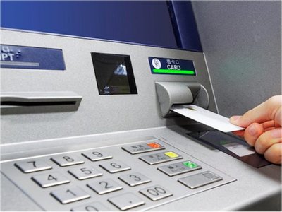 Hackeo a cajeros bancarios: ¿Cómo operan con esta modalidad?
