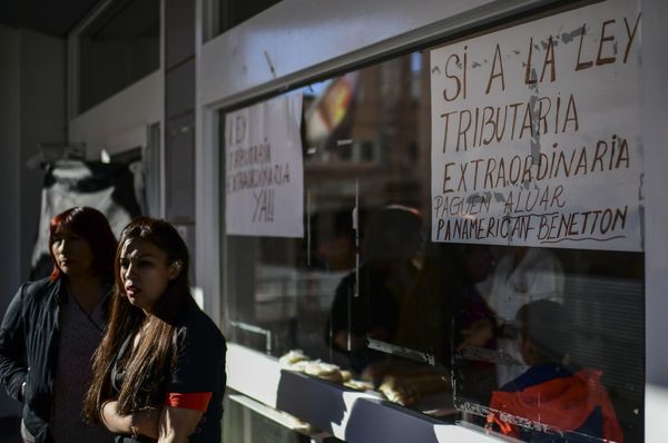 Huelgas y escuelas cerradas, sur petrolero argentino estrangulado por crisis