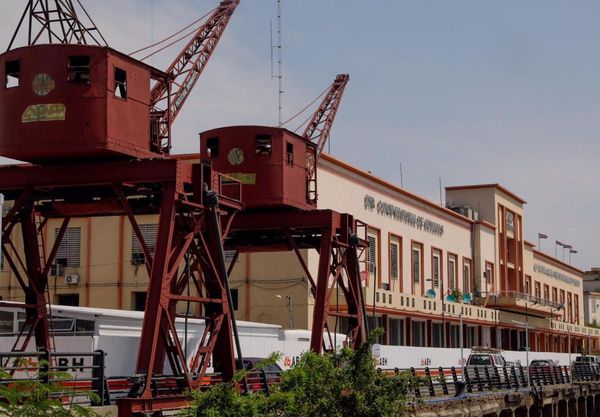 Inicio de la restauración del edificio del puerto de Asunción
