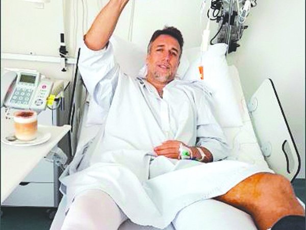 Batistuta cambió su tobillo por una prótesis