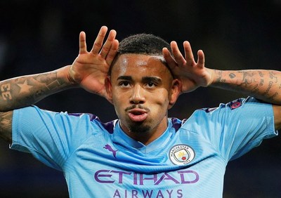 El Manchester City golea en su debut de Champions League