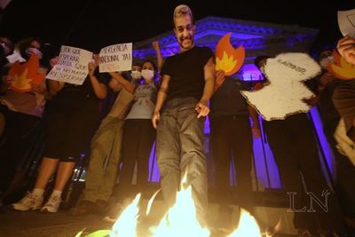 Arde Paraguay: exigen declarar emergencia nacional