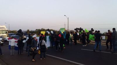 Tercer día consecutivo de protestas en Caacupé - Nacionales - ABC Color