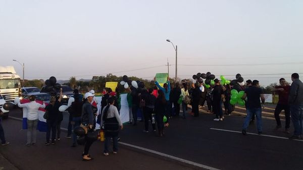 Tercer día consecutivo de protestas en Caacupé - Nacionales - ABC Color