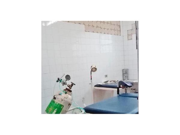 Reparan  la pared de sala de partos del hospital de Mallorquín