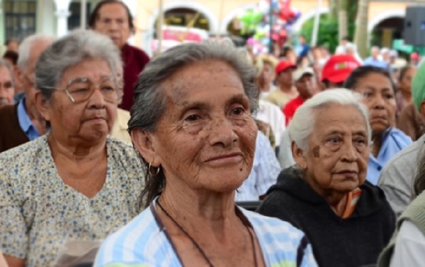 Media sanción a ley de universalización de pensión a adultos mayores