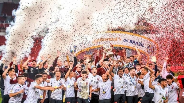 HOY / Paranaense conquista su primera Copa do Brasil y un cupo en la Libertadores