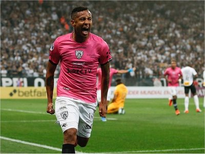 Independiente del Valle vence a Corinthians y pone un pie en La Nueva Olla