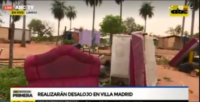 Más de 50 familias desalojadas de un predio en Limpio - Nacionales - ABC Color