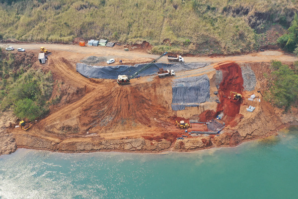 Obras del segundo puente sobre el río Paraná avanzan sin pausa