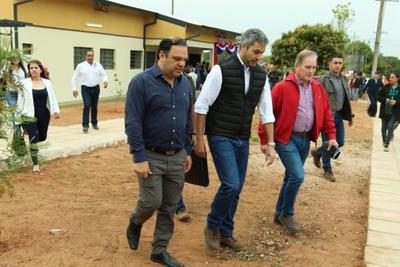 Gobierno Nacional inaugura más de 200 viviendas en territorios sociales del MDS | .::PARAGUAY TV HD::.