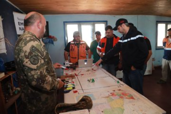 Reconocen que incendios serán controlados solo con una lluvia fuerte
