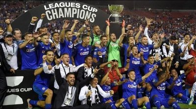 Otra Copa más para el Cruz Azul de Aguilar y Escobar