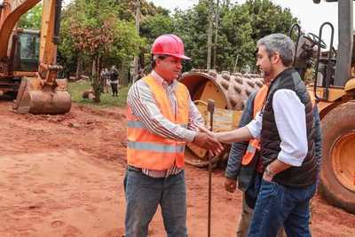 Mandatario verificó tramos asfaltados en Central | .::Agencia IP::.