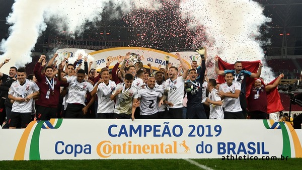 Paranaense derrota a Internacional y se lleva la Copa Brasil