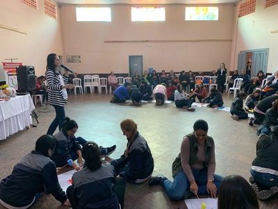 Capacitan sobre atención a la diversidad a educadores de Itá