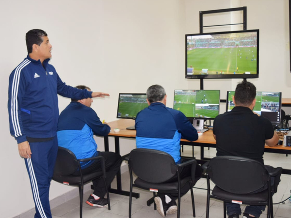 APF inicia instrucción de uso de tecnología para árbitros