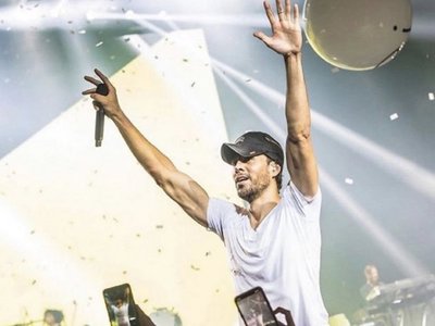 Enrique Iglesias lanzará un nuevo álbum de grandes éxitos
