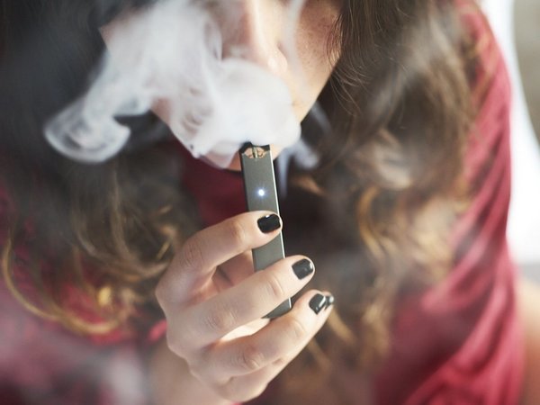 Detectan 530 casos de misteriosa enfermedad vinculada al vapeo
