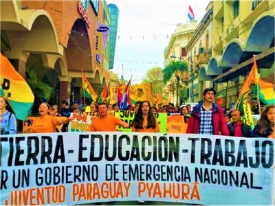 Marcha de jóvenes por el microcentro de Asunción
