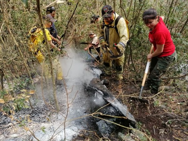 Las condiciones del tiempo reavivan fuego en Alto Paraguay