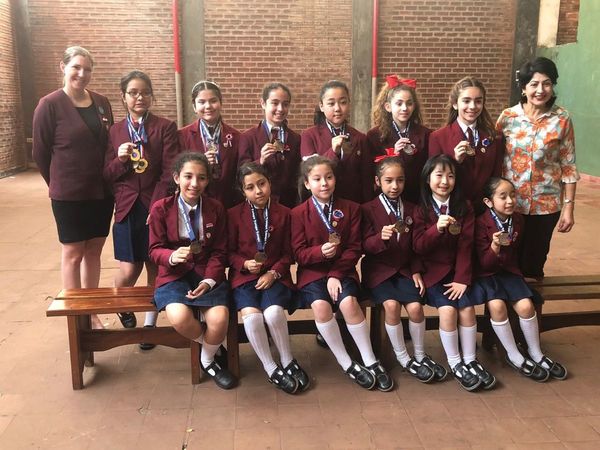 Colegio obtuvo 36 medallas en Olimpiada de Matemática