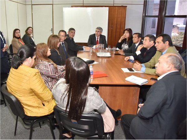 UNA busca “cerrar números” para que el Fisco apruebe la nivelación