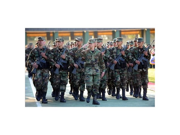 Agregados militares le  costarán  al país  G. 10.193 millones en el 2020