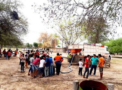 Distribuyen agua en las comunidades - Interior - ABC Color