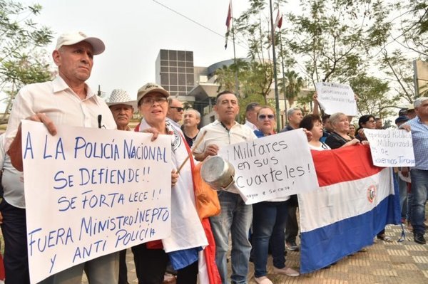 Familiares de policías se manifestarán para volver a exigir salida de Villamayor - ADN Paraguayo