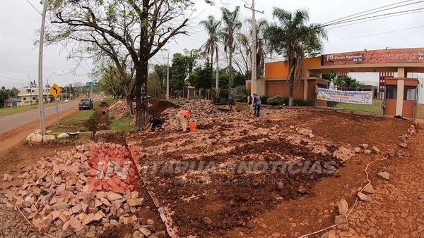 CAP. MIRANDA: EMPEDRADO DARÁ SEGURIDAD Y COMODIDAD A EMBLEMÁTICA ESCUELA