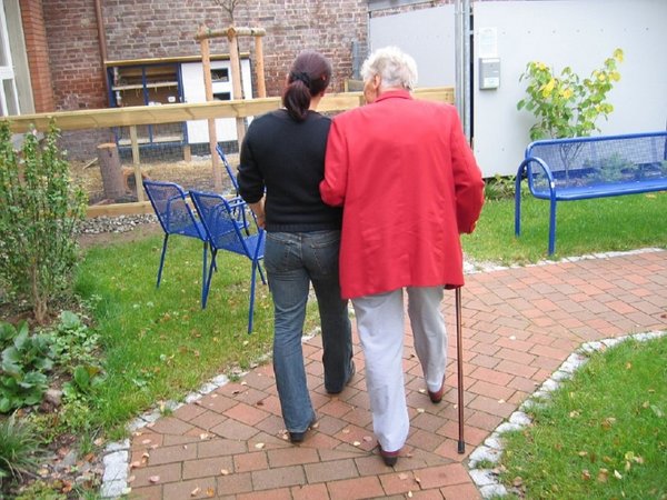 Francia detiene un ensayo clínico ilegal en enfermos de alzheimer