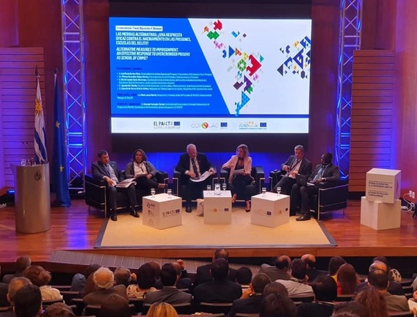 Ministro Benítez Riera en Conferencia Birregional de Medidas Alternativas
