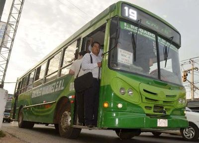 Choferes desconectan sistema de seguridad de puertas, afirma empresario - Nacionales - ABC Color