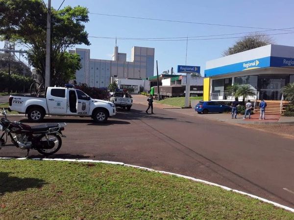 Itapúa: Detector de objetos metálicos frustró asalto a sucursal de Banco Regional - A La Gran 7-30 - ABC Color