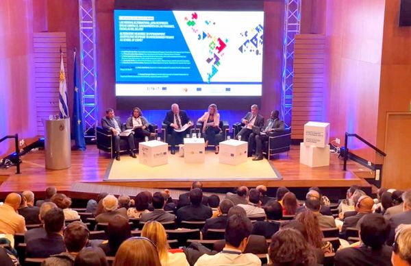 Ministro Benítez Riera participa de actividad en Uruguay
