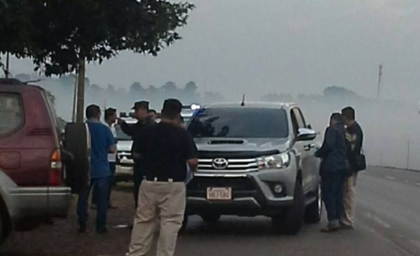 HOY / Disfrazados de policías montan barrera y asaltan: se llevan "fácilmente" G. 600 millones