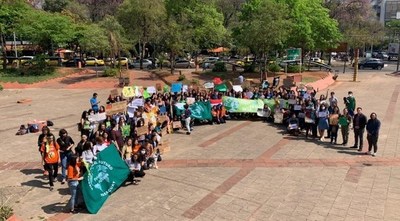 Como en los viejos tiempos, Policía impide manifestación de jóvenes por el centro de la capital - ADN Paraguayo