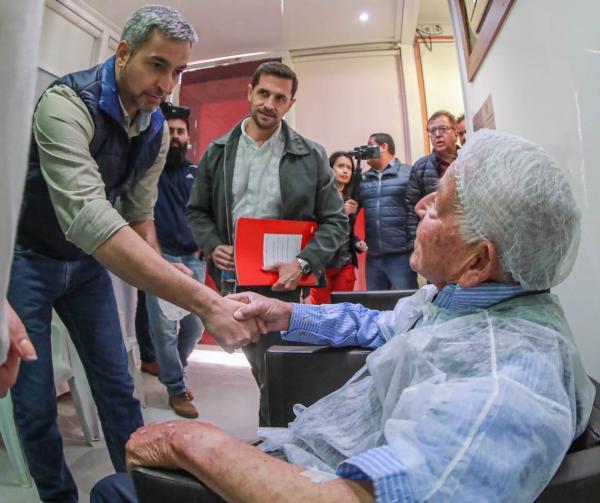 Ñeembucú: Destacan acceso de la población a cirugías oftalmológicas y anuncian mejoras en varias áreas de la salud