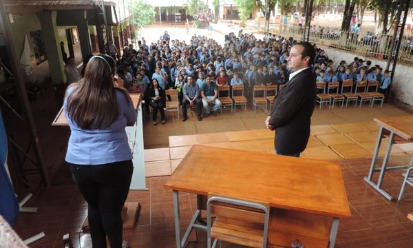 Entregan mobiliarios a escuelas de Ciudad del Este