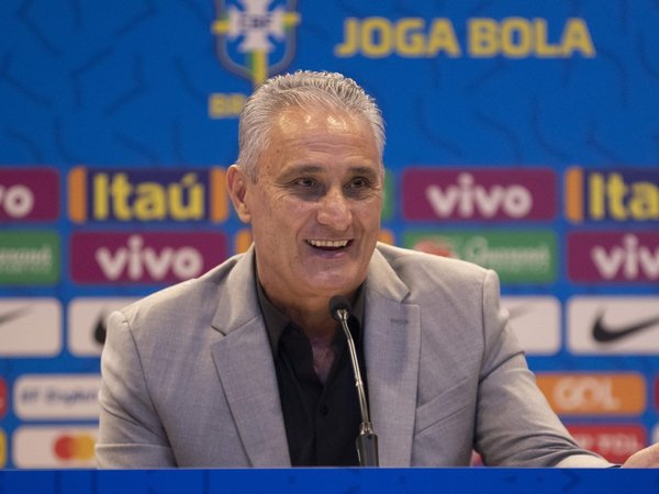 Tite llama a tres juveniles para los amistosos de Brasil