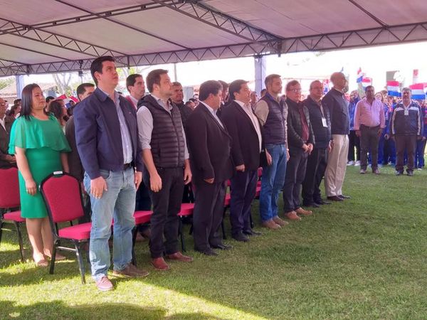 Piden a Mario Abdo camino de todo tiempo en Ñeembucú - Nacionales - ABC Color