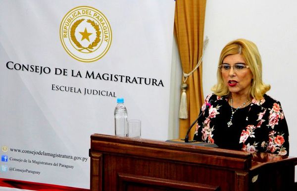 Caso “niñera de oro”: Corte niega permiso a camarista Mirtha González - Nacionales - ABC Color