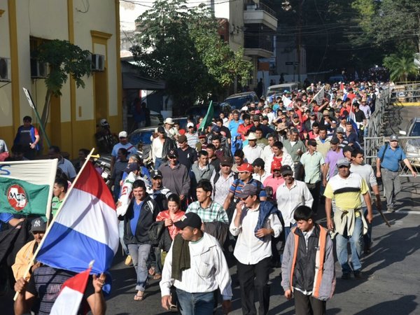 Organizaciones sociales urgen reconducción política