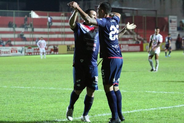 Nacional goleó a domicilio a San Lorenzo