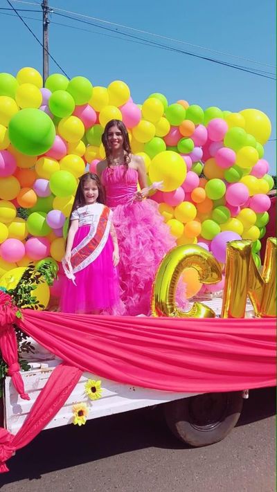 Coloridos desfiles y competencias en  celebraciones por llegada de la primavera - Nacionales - ABC Color