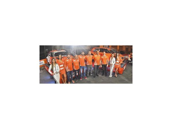 El equipo naranja, a punto