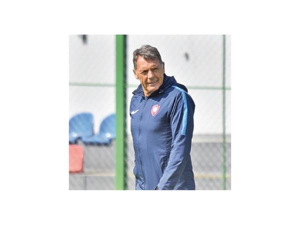 Russo: “Hay que levantarse y seguir”