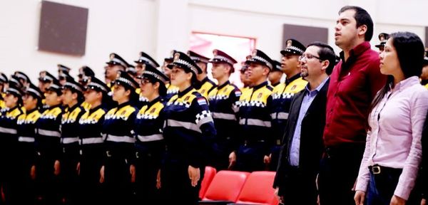 Prieto nombra a nuevos agentes de tránsito, tras “barrer” con antiguos - Política - ABC Color