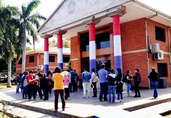 Jóvenes contra precarización de educación - Locales - ABC Color